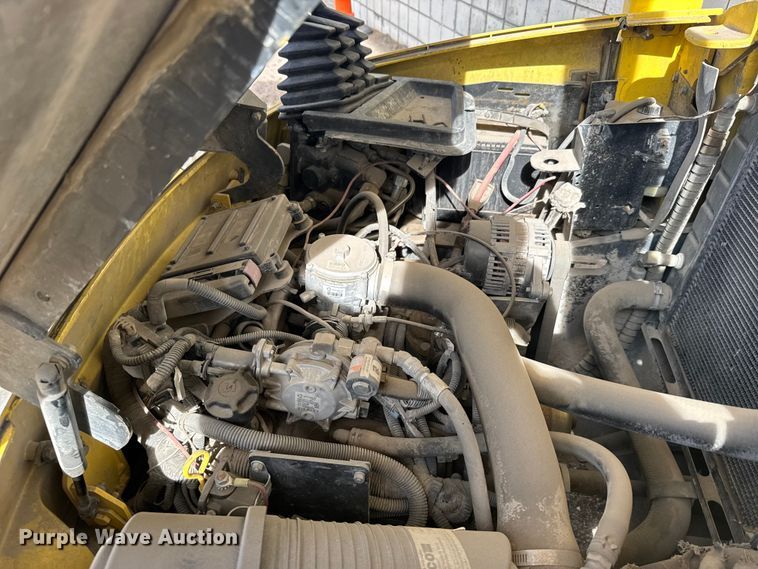 image for item FB7144 2005 Hyster 90 forklift