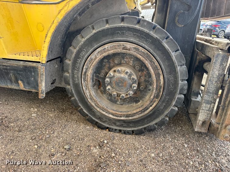 image for item FB7144 2005 Hyster 90 forklift