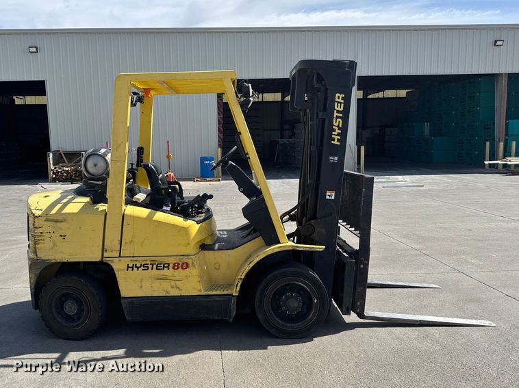 image for item FB7146 2005 Hyster 80 forklift