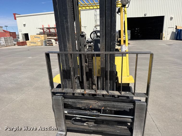 image for item FB7146 2005 Hyster 80 forklift