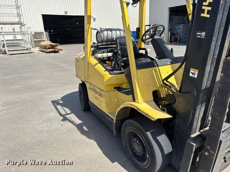 image for item FB7146 2005 Hyster 80 forklift