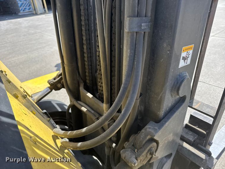 image for item FB7146 2005 Hyster 80 forklift
