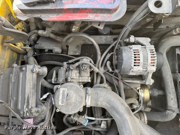 image for item FB7146 2005 Hyster 80 forklift