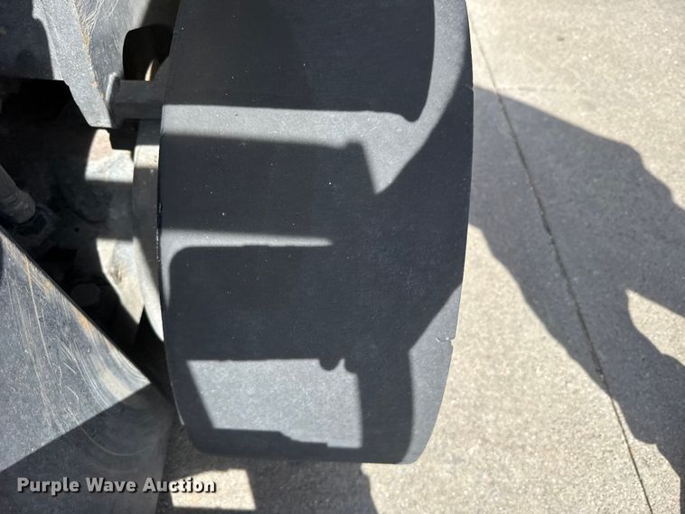 image for item FB7146 2005 Hyster 80 forklift
