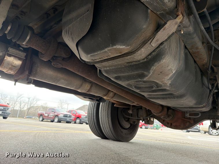 image for item FB8051 2008 Ford F450 Super Duty truck