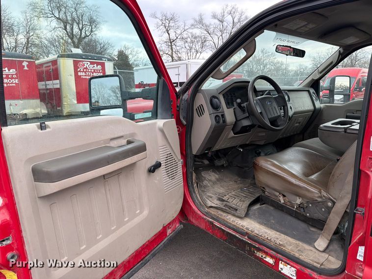 image for item FB8051 2008 Ford F450 Super Duty truck