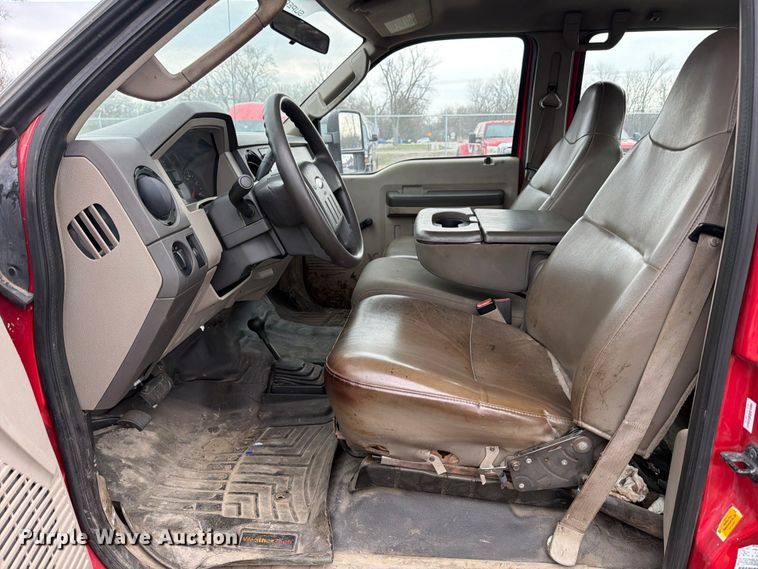 image for item FB8051 2008 Ford F450 Super Duty truck