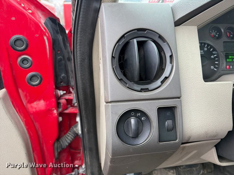image for item FB8051 2008 Ford F450 Super Duty truck