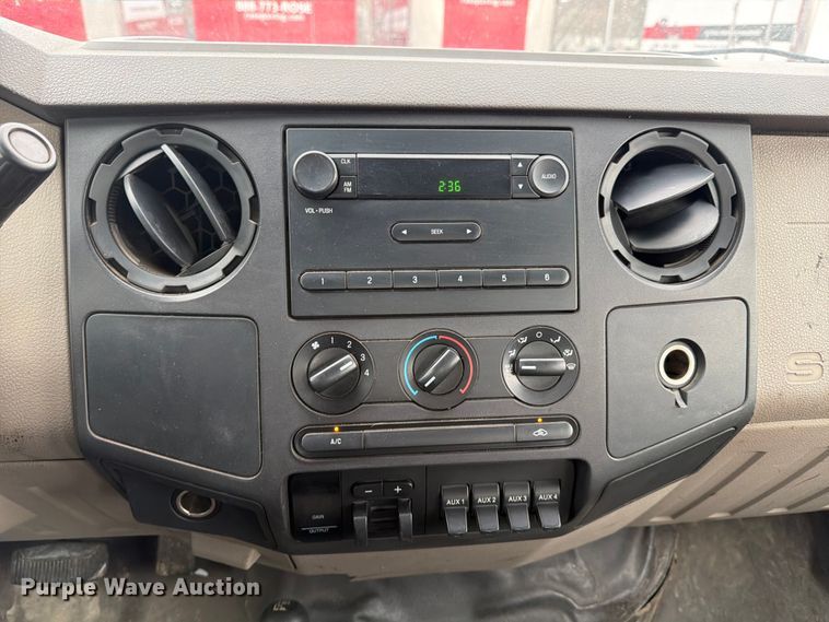 image for item FB8051 2008 Ford F450 Super Duty truck