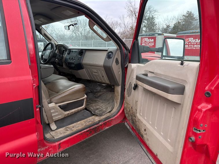 image for item FB8051 2008 Ford F450 Super Duty truck