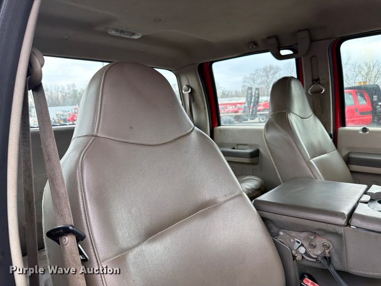 image for item FB8051 2008 Ford F450 Super Duty truck