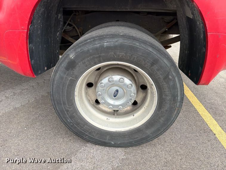 image for item FB8051 2008 Ford F450 Super Duty truck