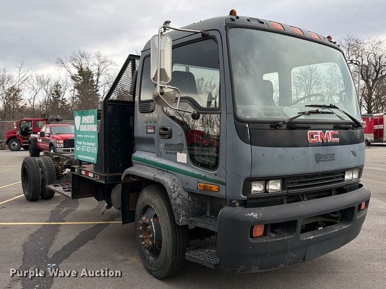 image for item FB8052 2002 GMC T6500 truck cab and chassis
