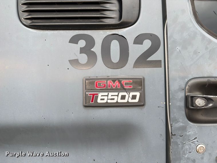 image for item FB8052 2002 GMC T6500 truck cab and chassis