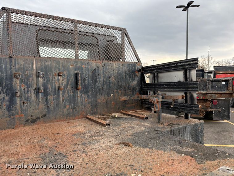 image for item FB8052 2002 GMC T6500 truck cab and chassis