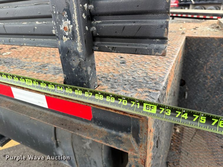 image for item FB8052 2002 GMC T6500 truck cab and chassis