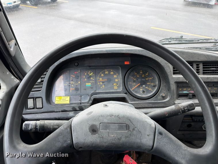 image for item FB8052 2002 GMC T6500 truck cab and chassis