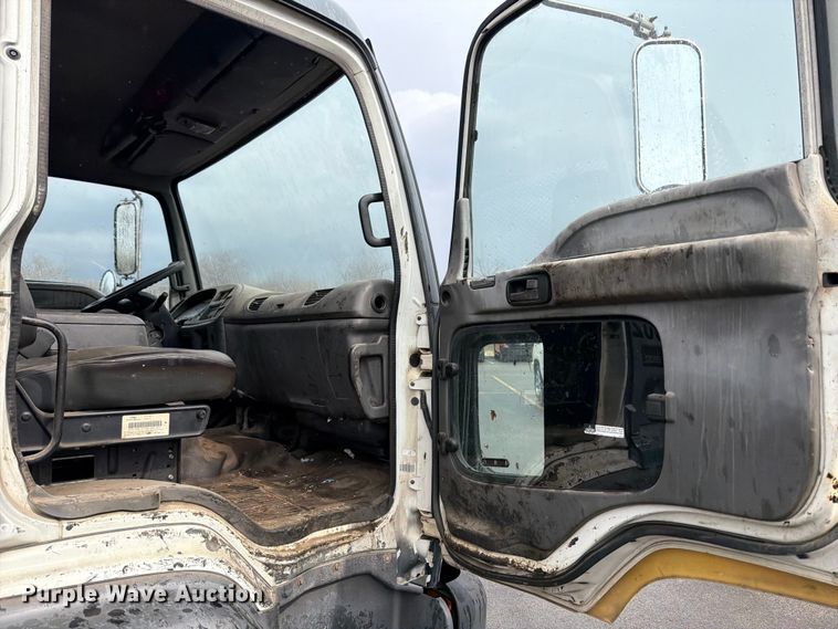 image for item FB8052 2002 GMC T6500 truck cab and chassis