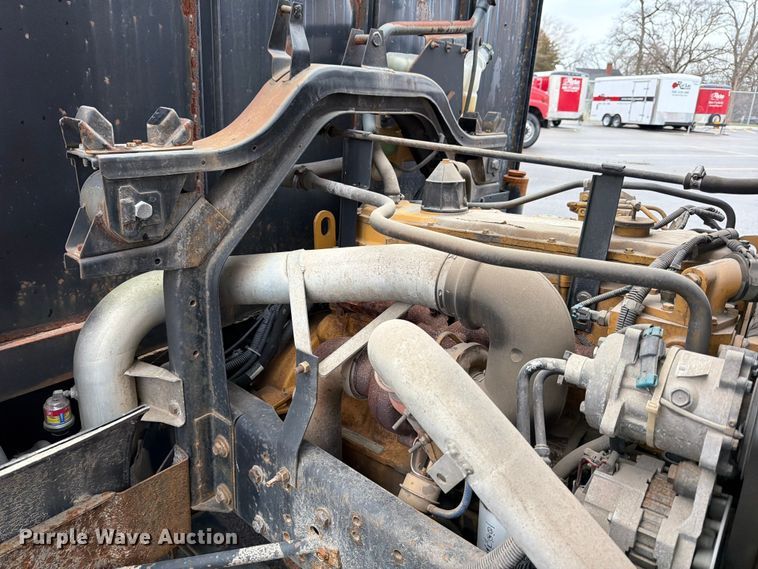 image for item FB8052 2002 GMC T6500 truck cab and chassis