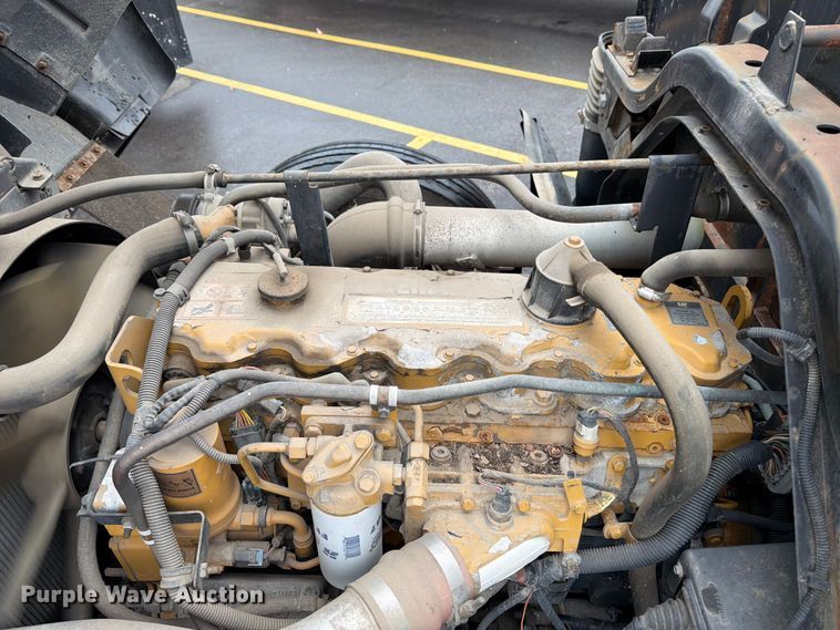 image for item FB8052 2002 GMC T6500 truck cab and chassis