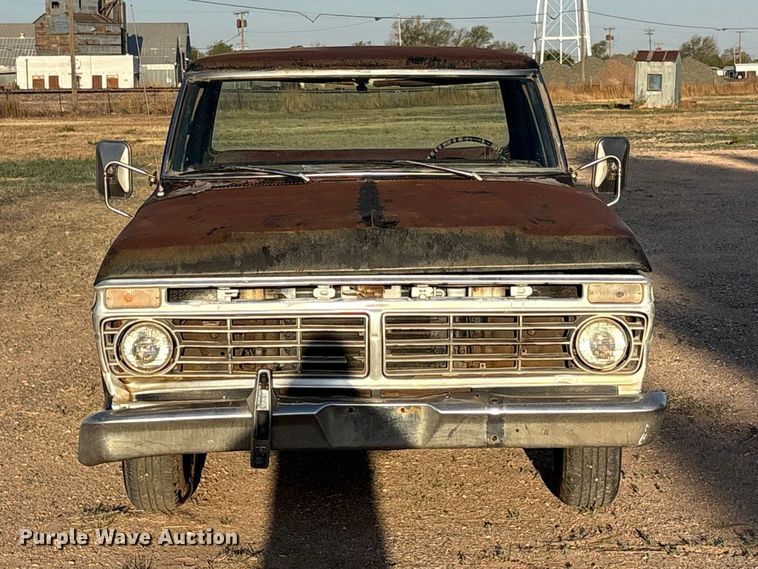 image for item FC2157 1975 Ford F100 pickup truck cab and chassis