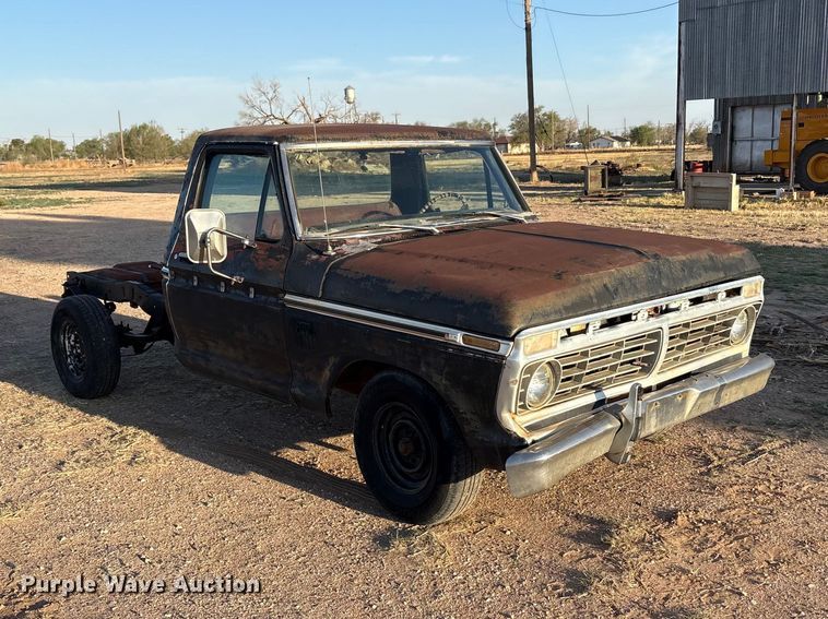 image for item FC2157 1975 Ford F100 pickup truck cab and chassis