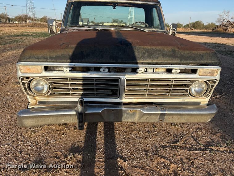 image for item FC2157 1975 Ford F100 pickup truck cab and chassis