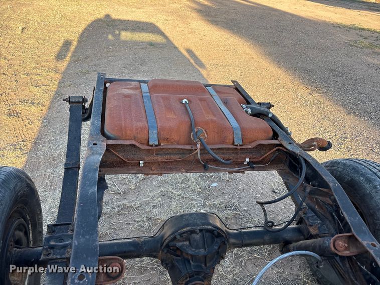 image for item FC2157 1975 Ford F100 pickup truck cab and chassis