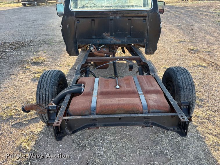 image for item FC2157 1975 Ford F100 pickup truck cab and chassis