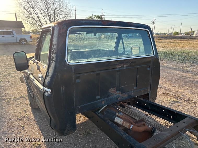 image for item FC2157 1975 Ford F100 pickup truck cab and chassis