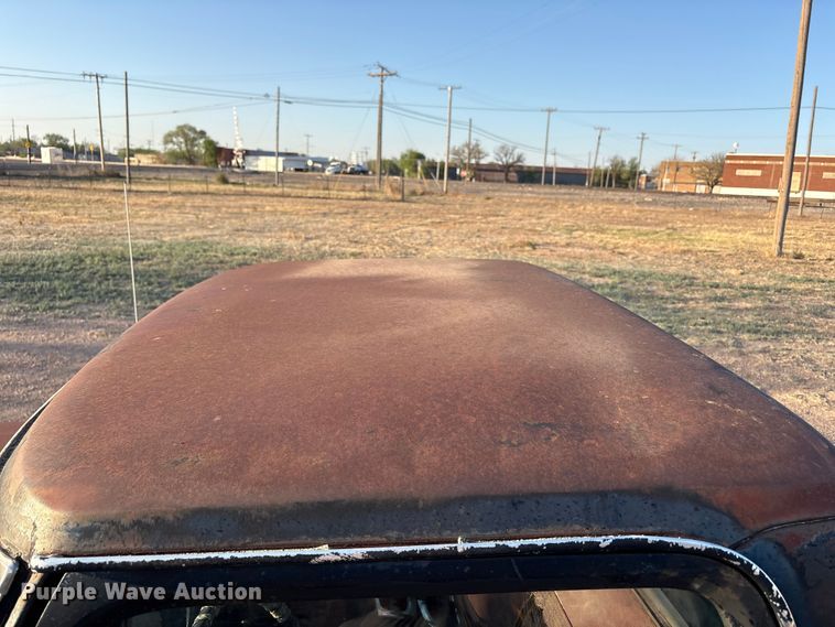 image for item FC2157 1975 Ford F100 pickup truck cab and chassis