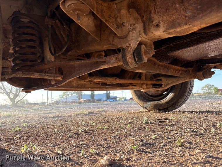 image for item FC2157 1975 Ford F100 pickup truck cab and chassis