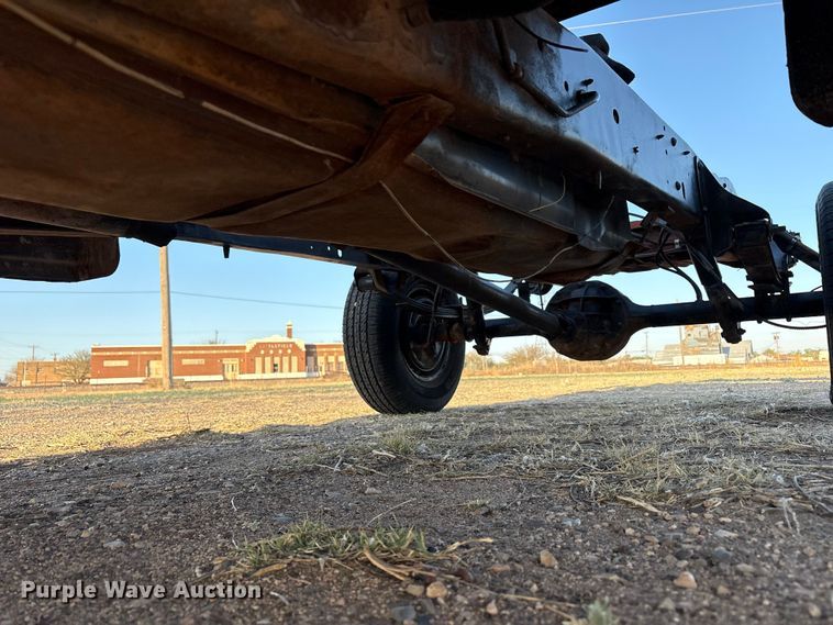 image for item FC2157 1975 Ford F100 pickup truck cab and chassis