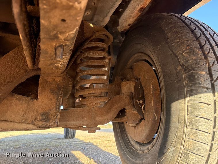 image for item FC2157 1975 Ford F100 pickup truck cab and chassis