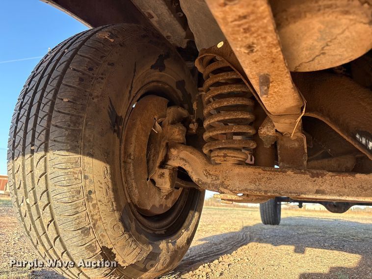 image for item FC2157 1975 Ford F100 pickup truck cab and chassis