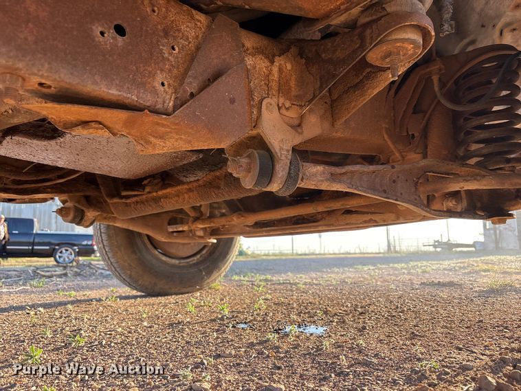 image for item FC2157 1975 Ford F100 pickup truck cab and chassis