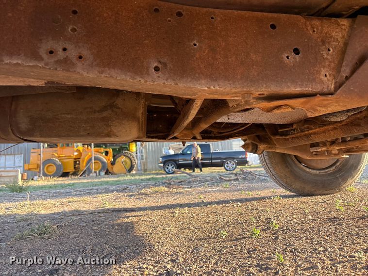 image for item FC2157 1975 Ford F100 pickup truck cab and chassis