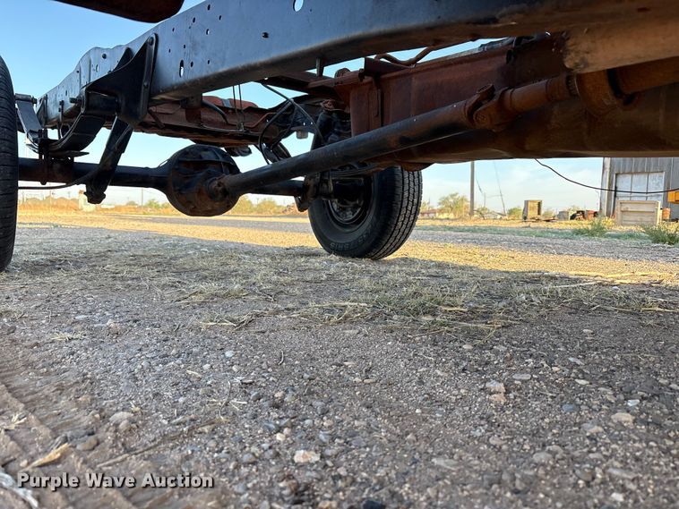 image for item FC2157 1975 Ford F100 pickup truck cab and chassis