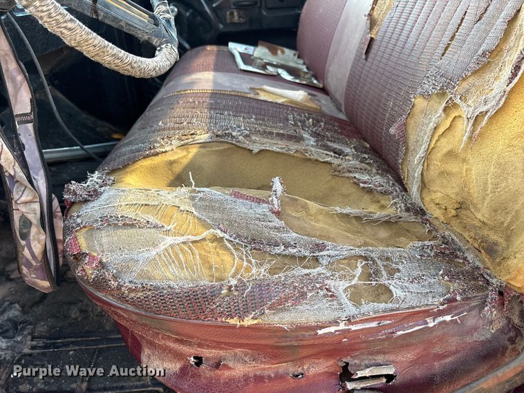 image for item FC2157 1975 Ford F100 pickup truck cab and chassis