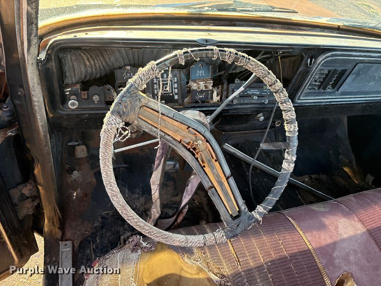 image for item FC2157 1975 Ford F100 pickup truck cab and chassis