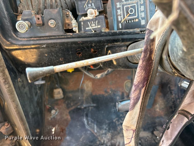 image for item FC2157 1975 Ford F100 pickup truck cab and chassis