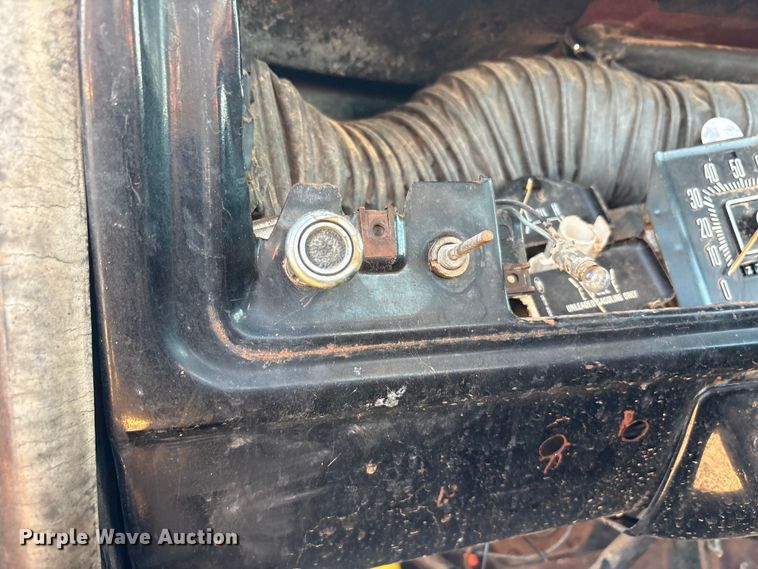 image for item FC2157 1975 Ford F100 pickup truck cab and chassis