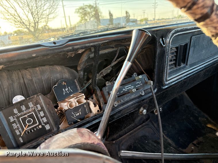 image for item FC2157 1975 Ford F100 pickup truck cab and chassis