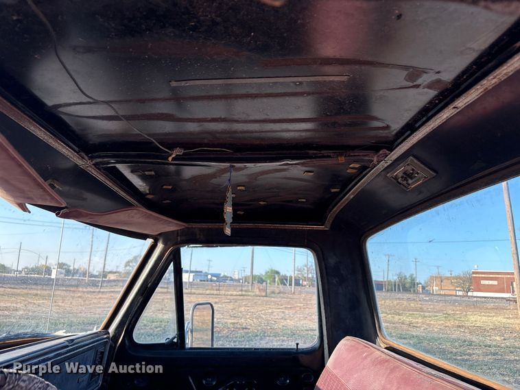 image for item FC2157 1975 Ford F100 pickup truck cab and chassis