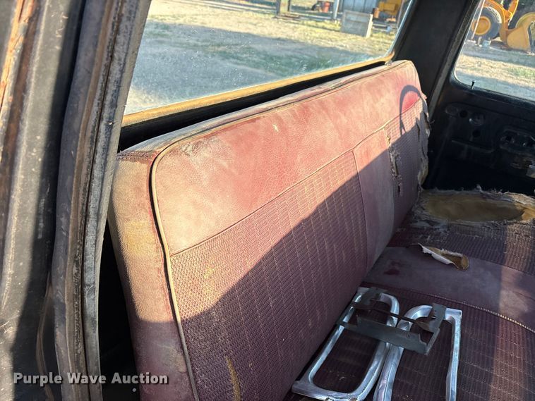 image for item FC2157 1975 Ford F100 pickup truck cab and chassis