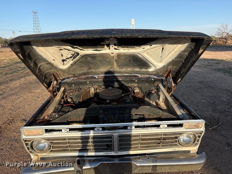 image for item FC2157 1975 Ford F100 pickup truck cab and chassis