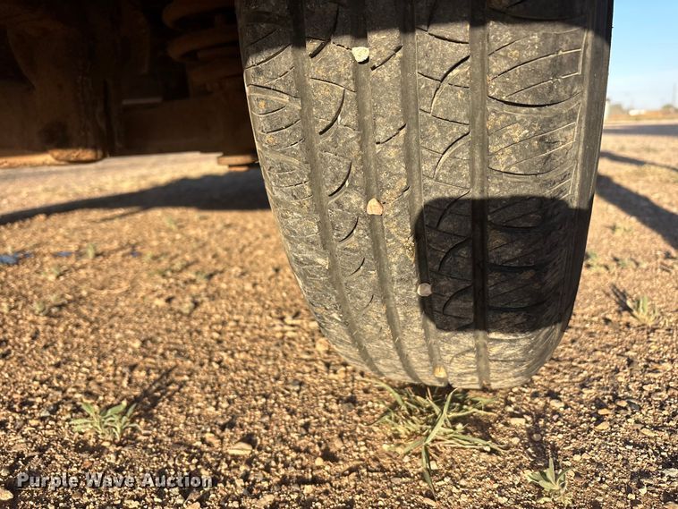 image for item FC2157 1975 Ford F100 pickup truck cab and chassis