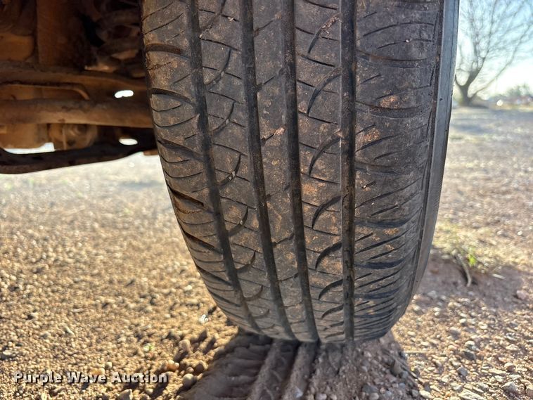 image for item FC2157 1975 Ford F100 pickup truck cab and chassis