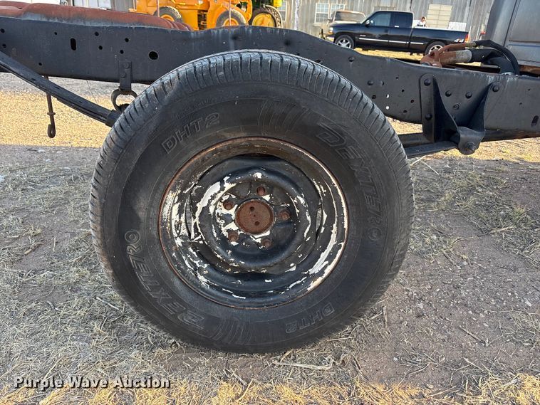 image for item FC2157 1975 Ford F100 pickup truck cab and chassis