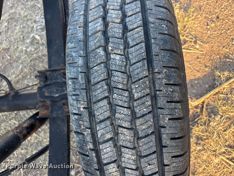 image for item FC2157 1975 Ford F100 pickup truck cab and chassis